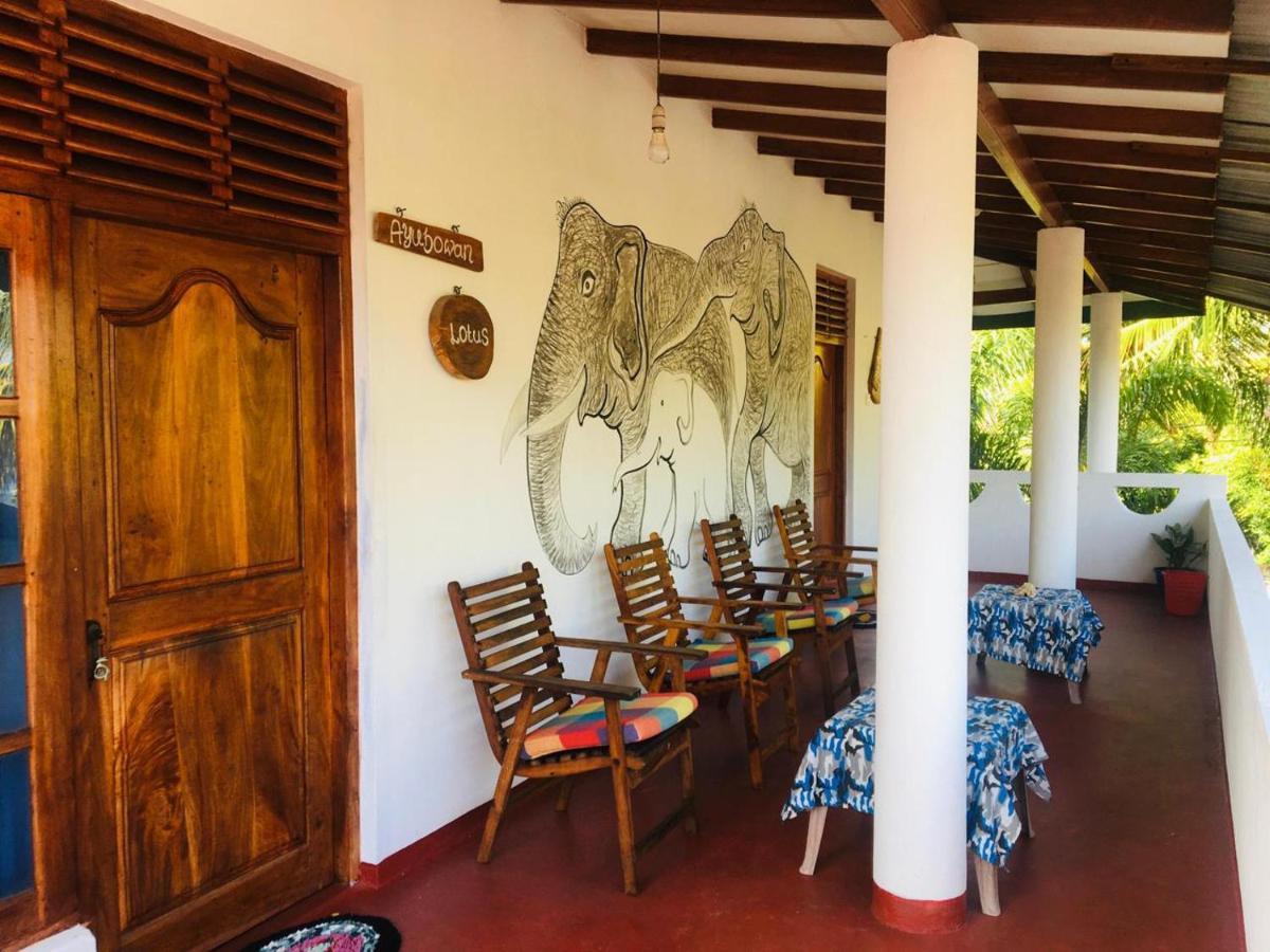 Sunrise Guest House & Restaurant Tangalle Exterior foto