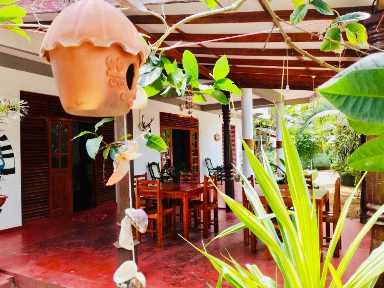 Sunrise Guest House & Restaurant Tangalle Exterior foto